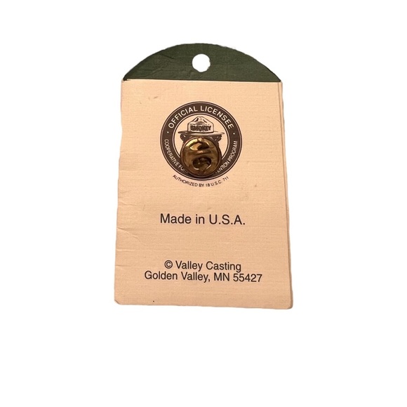 VTG Smokey Bear Pin - Picture 2 of 2